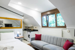 Rooftop Studio w/AC 5 min to Tophane Tram Station